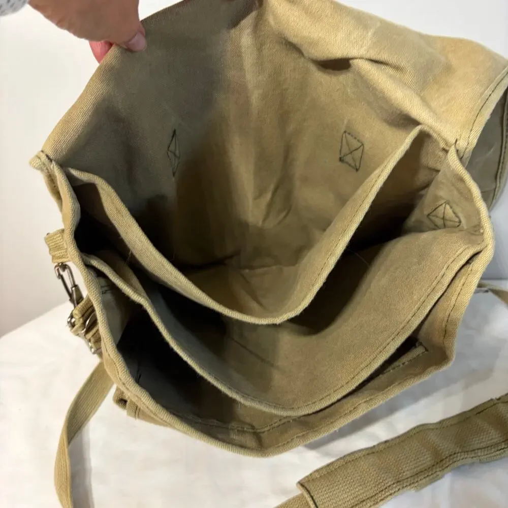 Unbranded vtg messenger